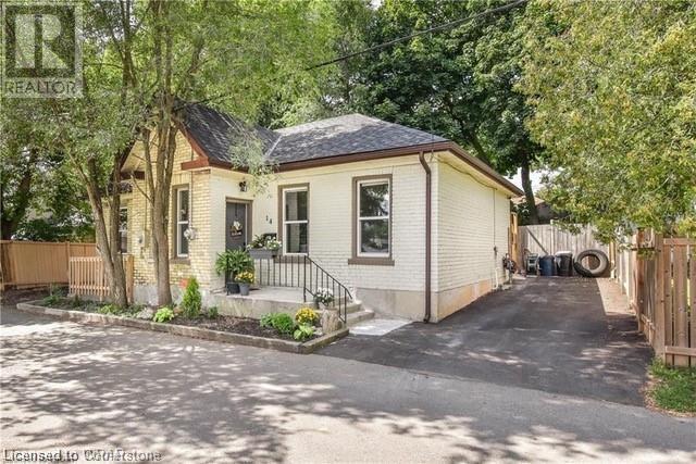 Property Photo:  14 Barrie Lane  ON N1S 3A4 