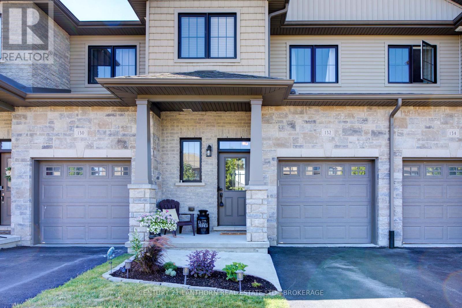 132 Simurda Court  Loyalist (Amherstview) ON K7N 0A8 photo