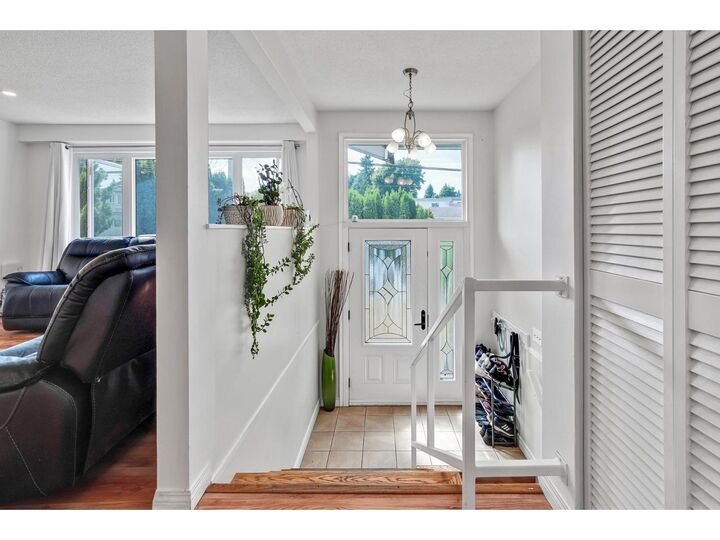 Photo de la propriété: 1728 156 Street BC V4A 4T1