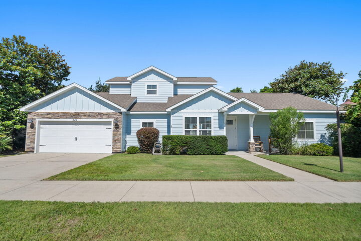 Property Photo: 222 Wiregrass Lane FL 32407