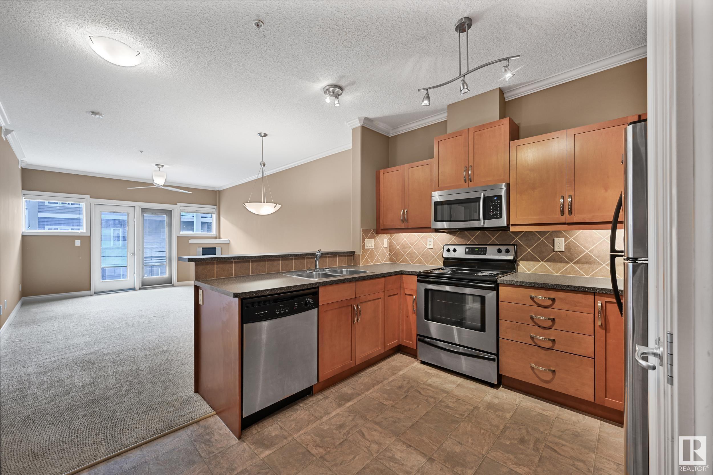 Photo de la propriété: 10121 80 Avenue NW 319 AB T6E 0B9