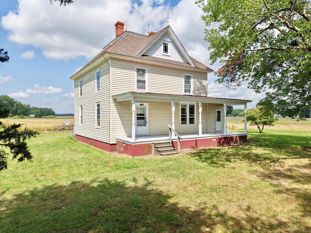 Property Photo: 23159 Lee Mont Rd VA 23421