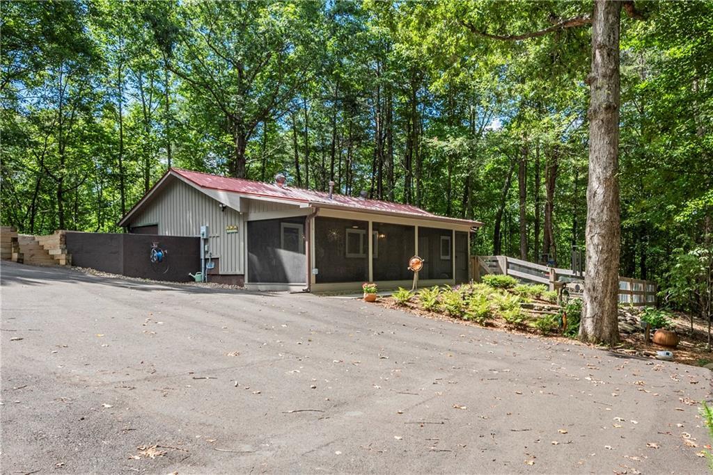 Property Photo: 175 Sleepy Hollow Trail GA 30143