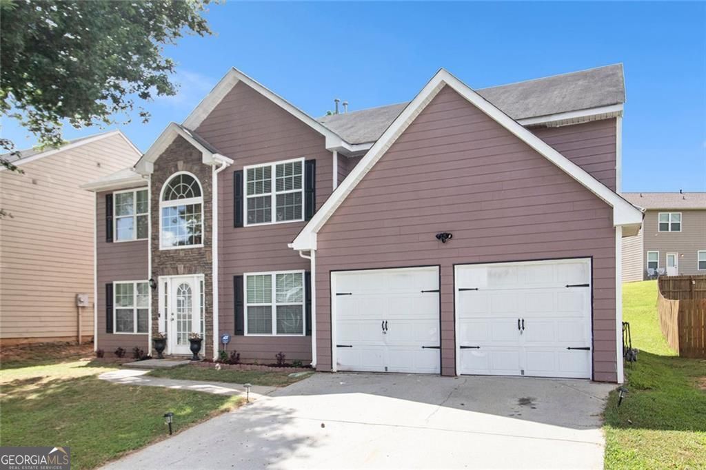 Property Photo: 511 Princeton Drive Drive GA 30268