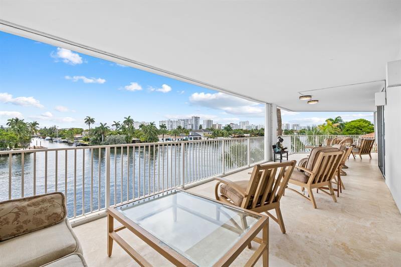 Property Photo: 3100 NE 47th Ct 303 FL 33308