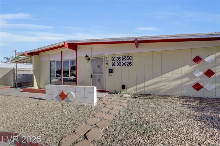 Property Photo: 1597 Capistrano Avenue NV 89169