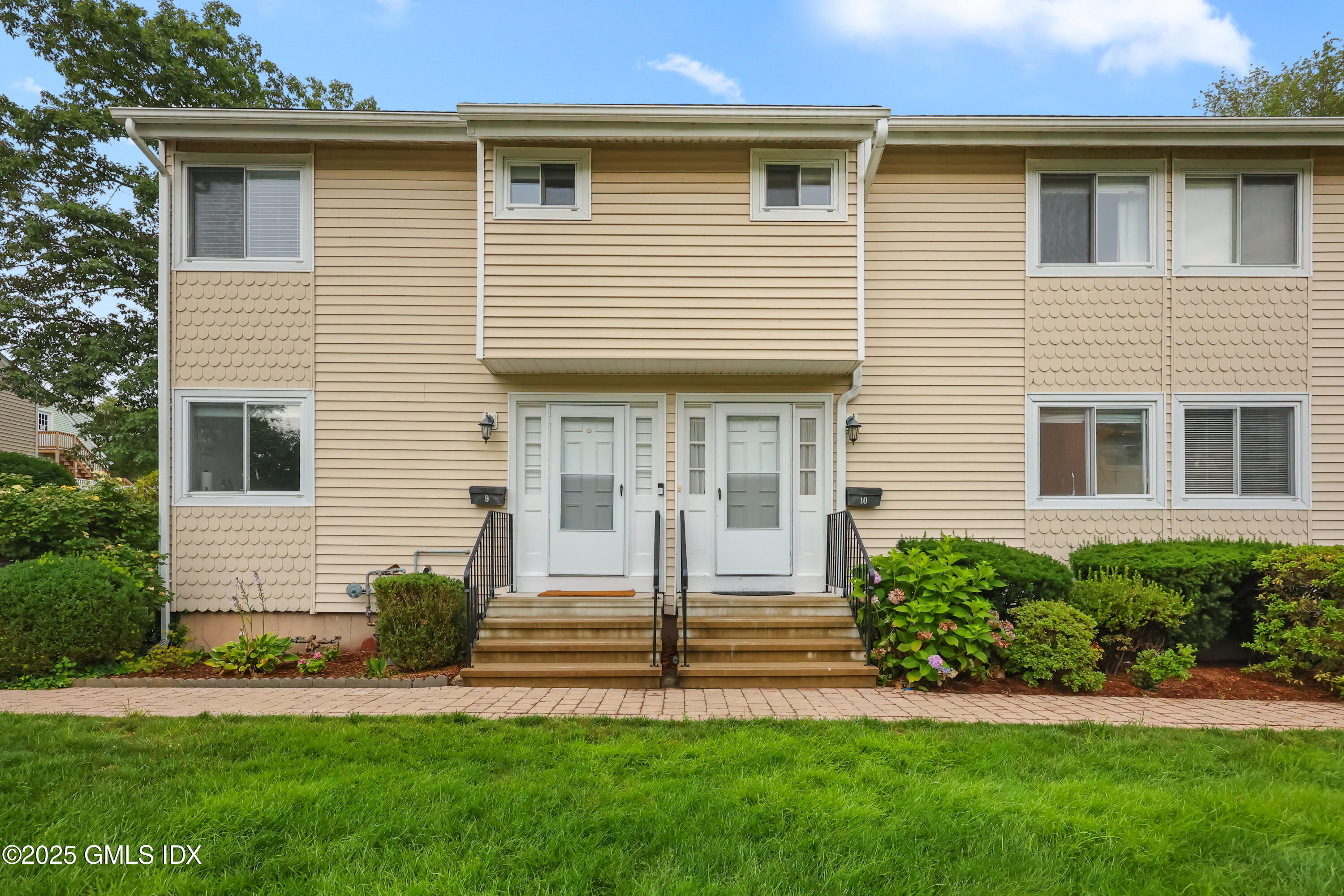 Property Photo: 75 Cos Cob Avenue 10 CT 06807