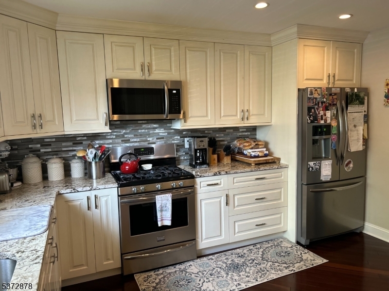 Property Photo: 252 Wildflower Ln NJ 08844