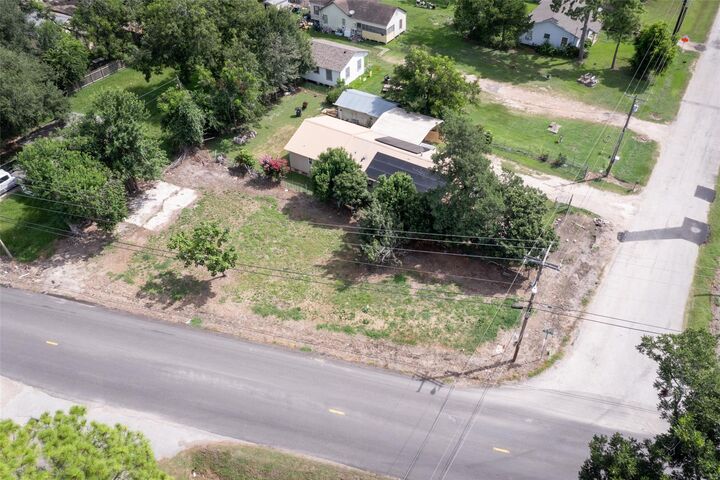 Property Photo: 404 N Wharton Street TX 77437