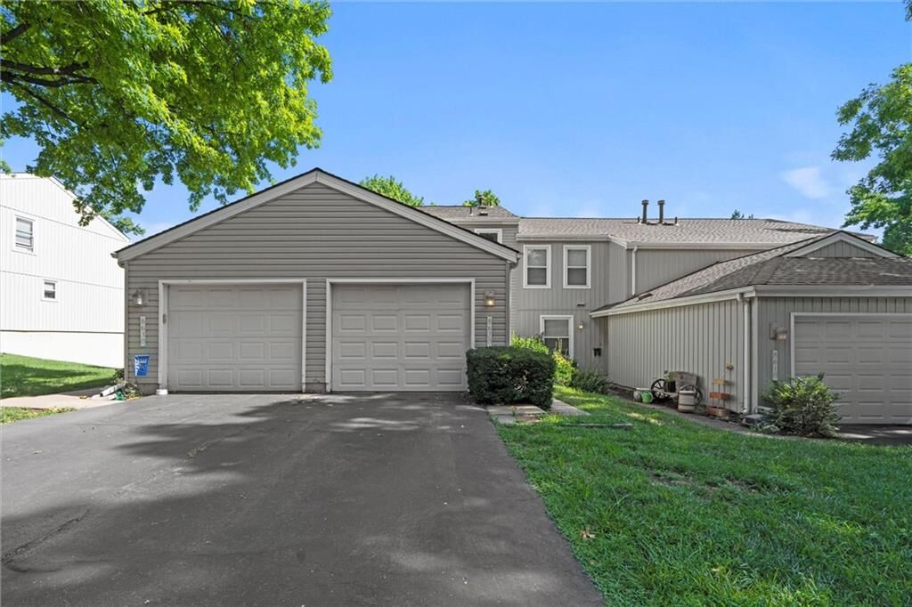 Property Photo: 8620 W 109th Street KS 66210