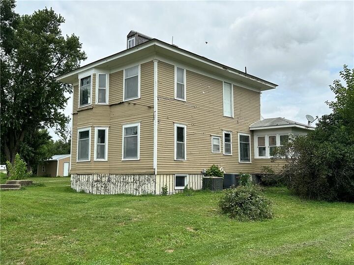 Property Photo: 101 S East Street MO 63545