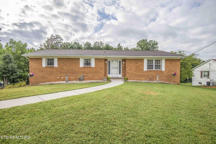 624 Metler Drive  Knoxville TN 37912 photo