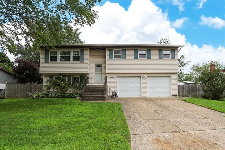 11 Pearl Street  Holbrook NY 11741 photo