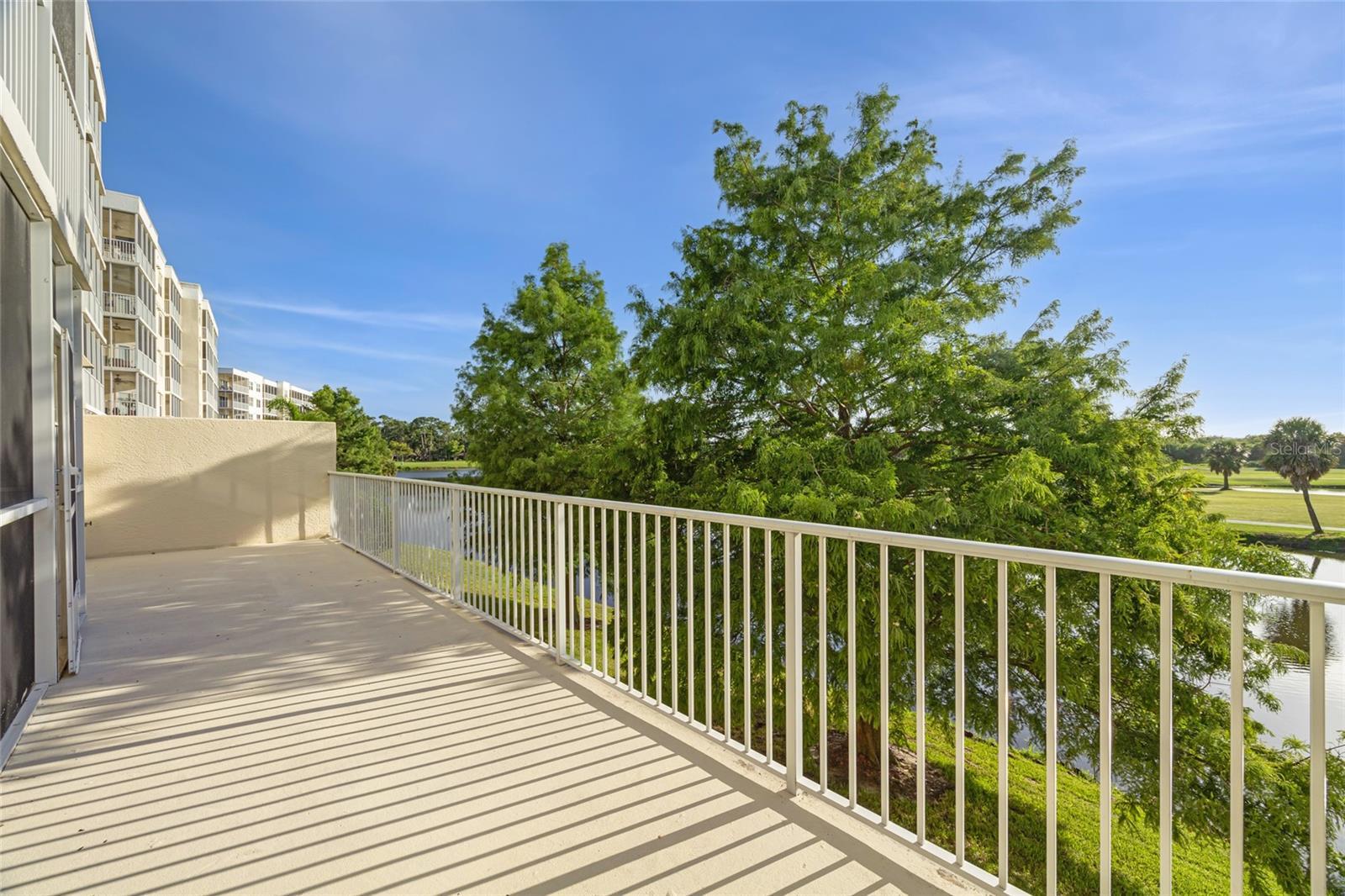 Property Photo: 1200 Country Club Drive 6103 FL 33771