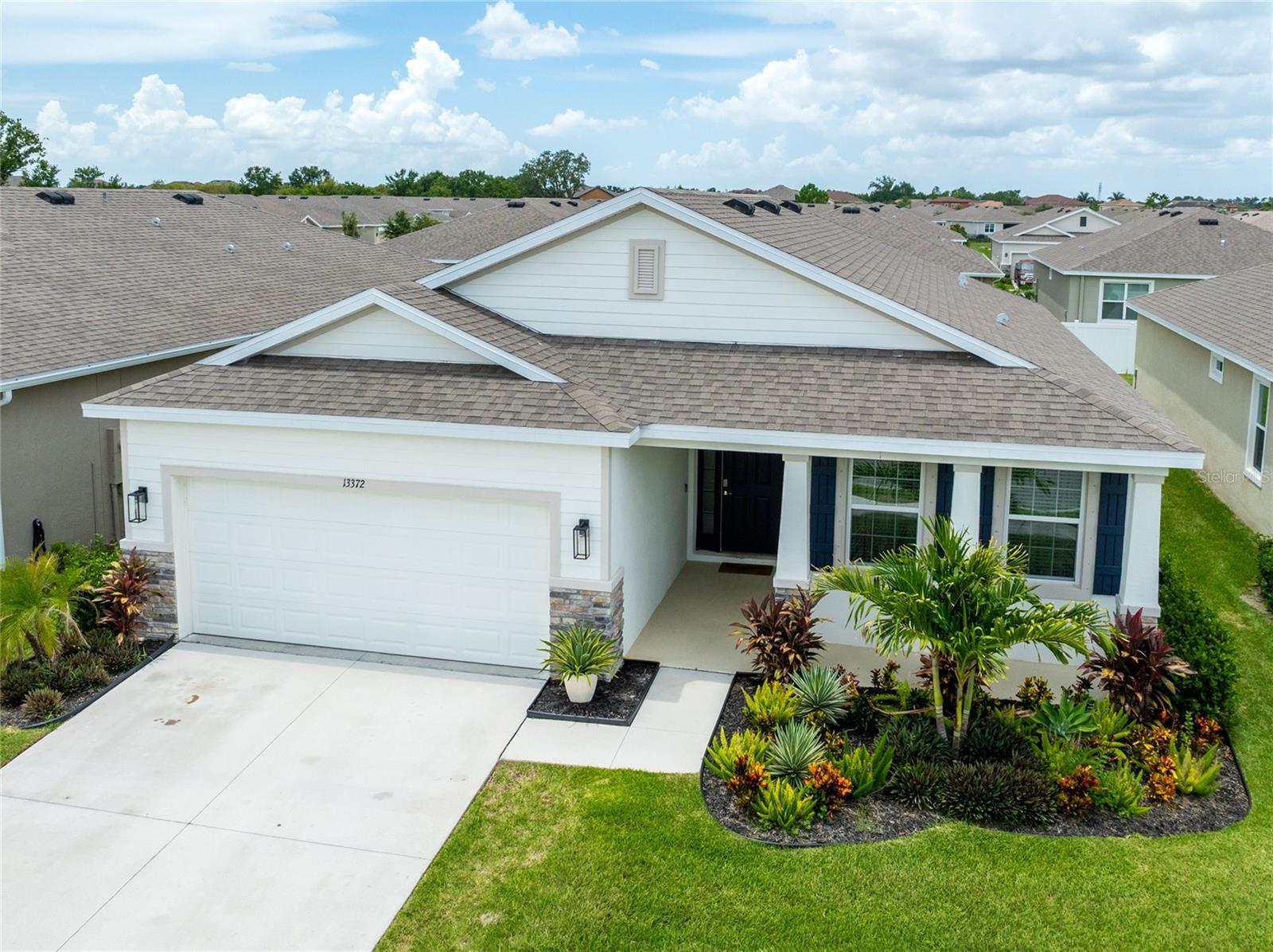 Property Photo: 13372 Waterleaf Garden Circle FL 33579