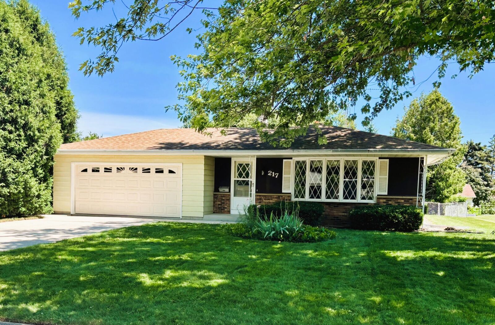 Property Photo:  217 S Pershing St  WI 53083 