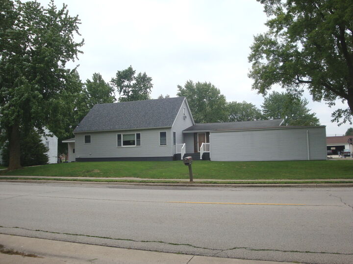 Property Photo: 432 N Second Street IL 60924