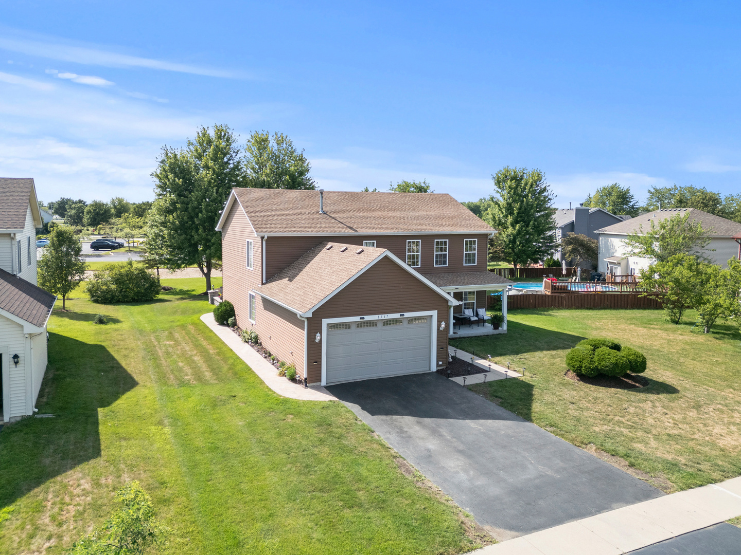 Property Photo: 1567 Marigold Lane IL 60447