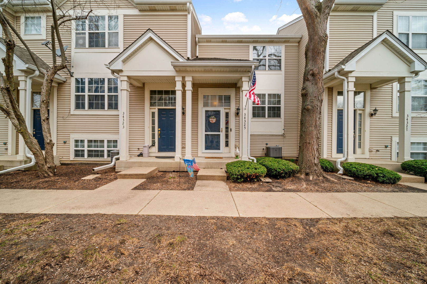 Property Photo:  34325 N Barberry Road  IL 60073 