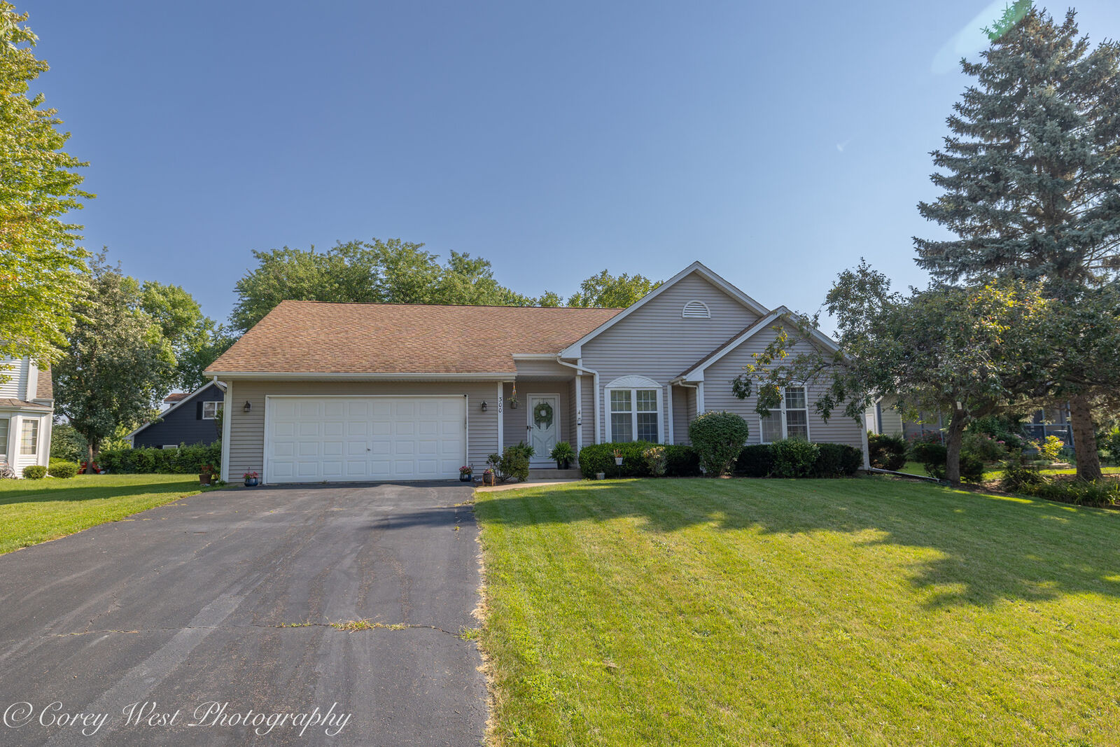 Property Photo:  300 Hankes Road  IL 60554 
