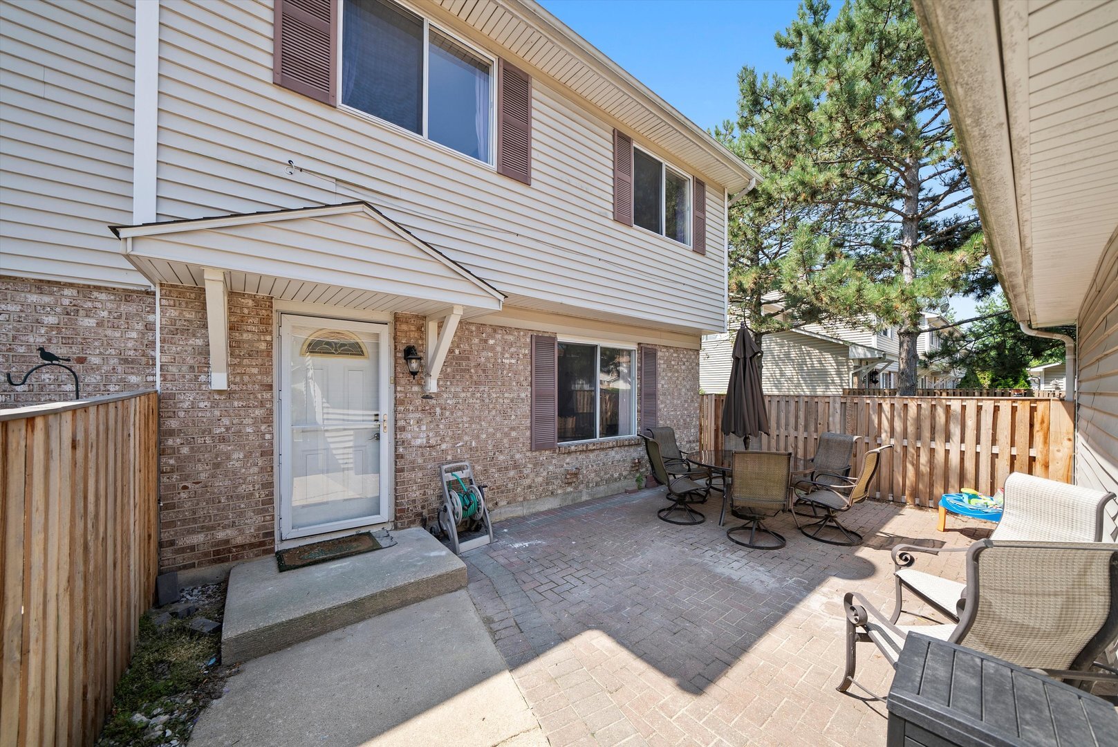 Property Photo: 7 Woodsorrel Place IL 60517