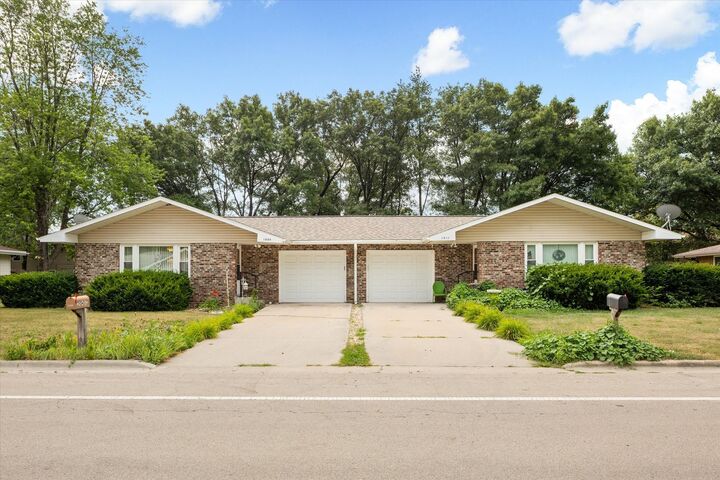 1009/1011 Dupont Avenue  Morris IL 60450 photo