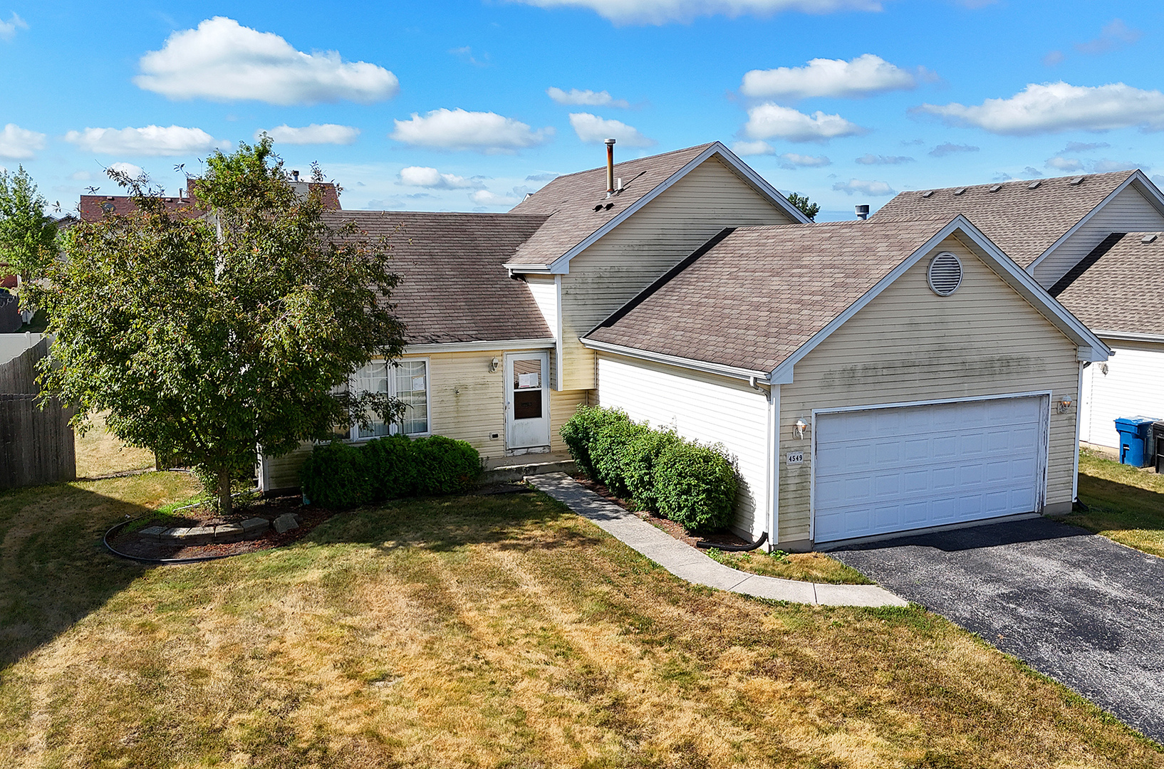 Property Photo: 4549 W Tulip Avenue IL 60449