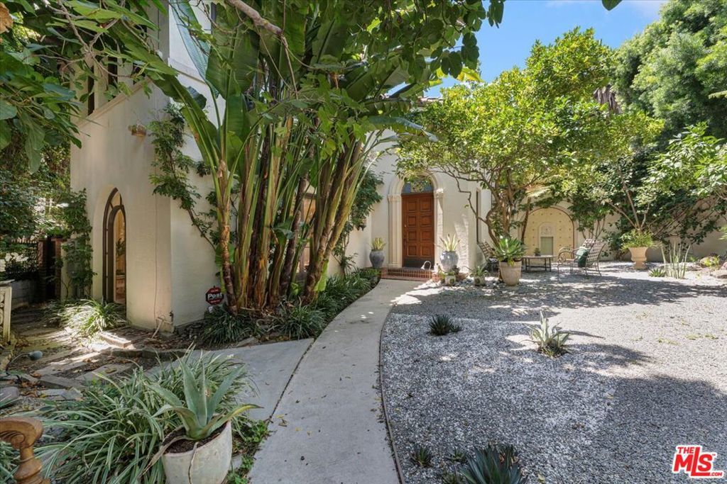 Property Photo:  7040 Hillside Avenue  CA 90068 