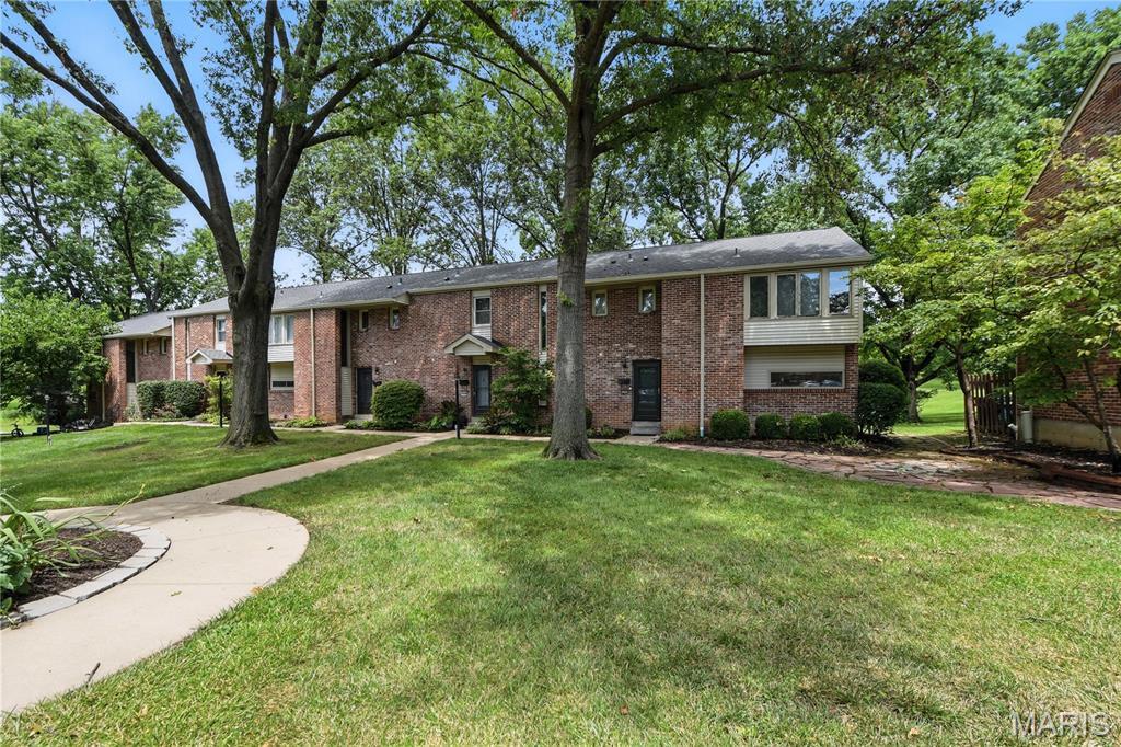 Property Photo: 12321 Rossridge Court MO 63146