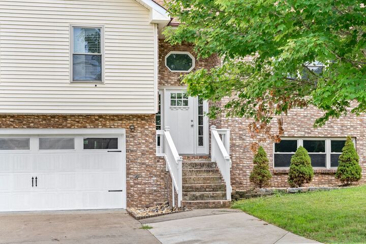 Property Photo:  2217 Kim Dr  TN 37043 
