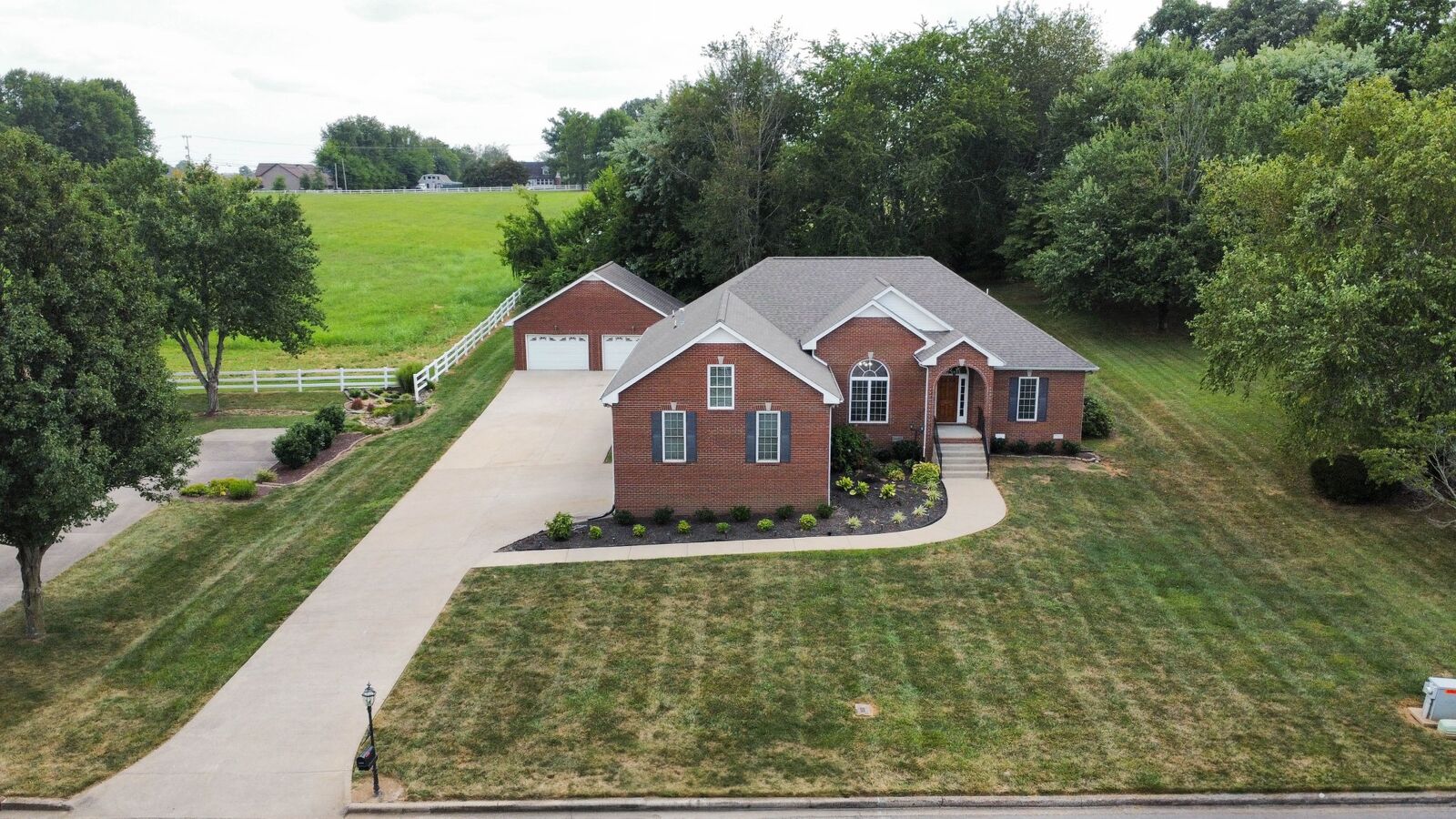 Property Photo: 3128 Southpoint Dr TN 37043