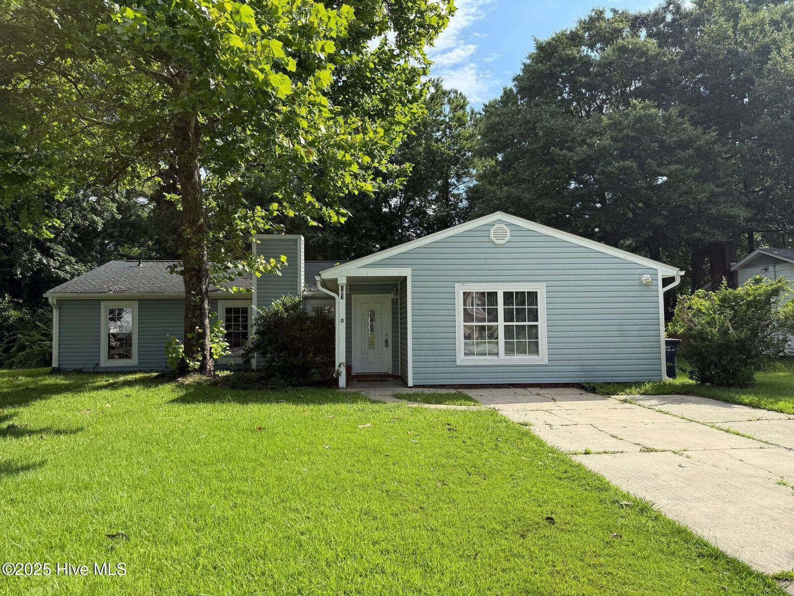 Property Photo:  107 Woodside Court  NC 28546 