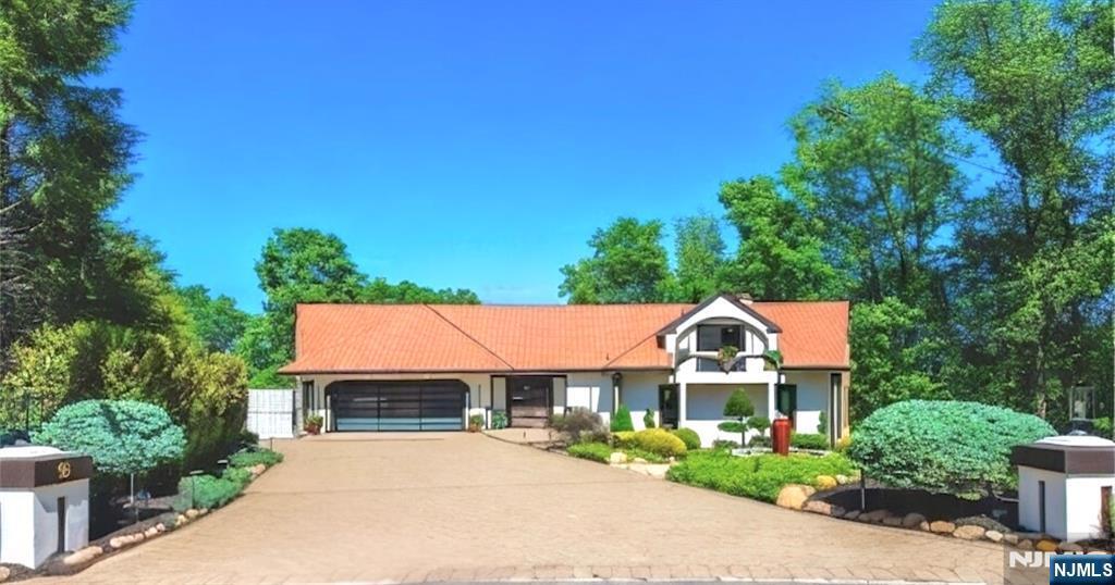 Property Photo:  18 Fairview Drive  NJ 07006 