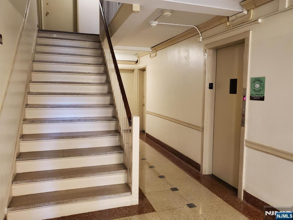 Property Photo:  3001 Edwin Avenue 2D  NJ 07024 