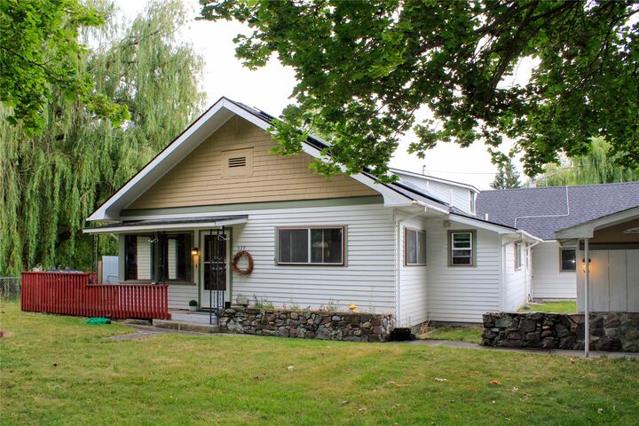 527 Cleveland Street SW  Ronan MT 59864 photo