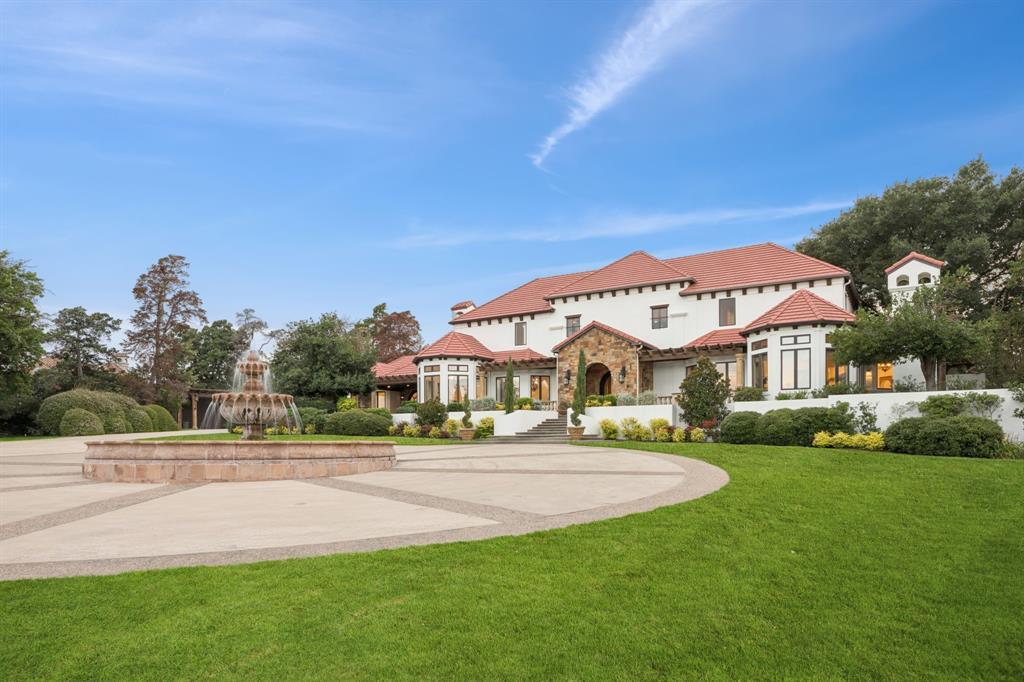 Property Photo: 1900 Shady Oaks Drive TX 76092