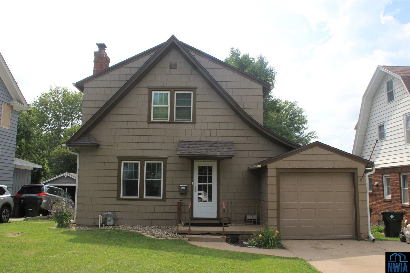 Property Photo: 3131 Grandview IA 51104
