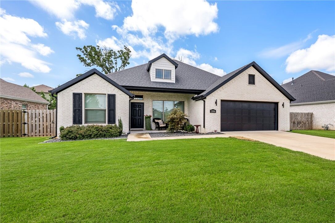 Property Photo: 2006 W Chandler Avenue AR 72758