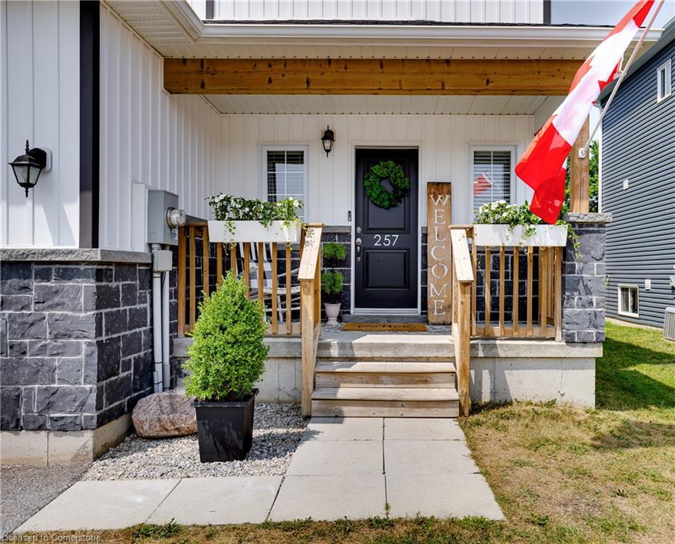 Property Photo: 257 Quebec Street ON L0M 1S0