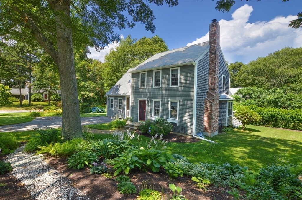 Property Photo:  3 Old Barn Ln  MA 02644 