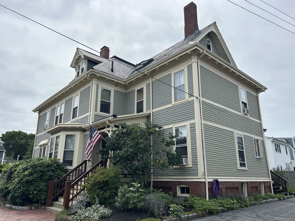 Property Photo: 54 Bromfield Street 2 MA 01950