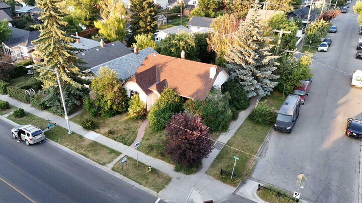 1402 4 Street NW  Calgary AB T2M 2Y9 photo