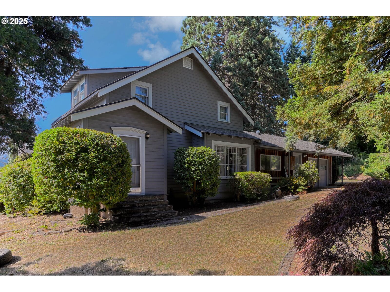 Property Photo:  690 Tulip Ln  OR 97304 