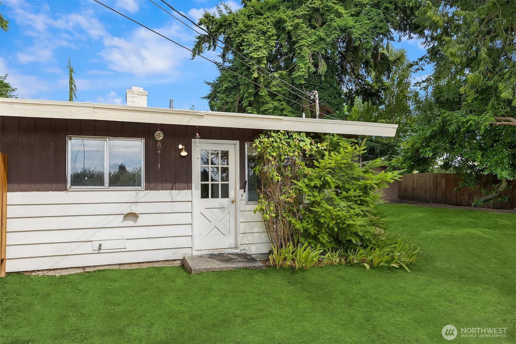 Property Photo: 1816 114th Avenue NE WA 98004