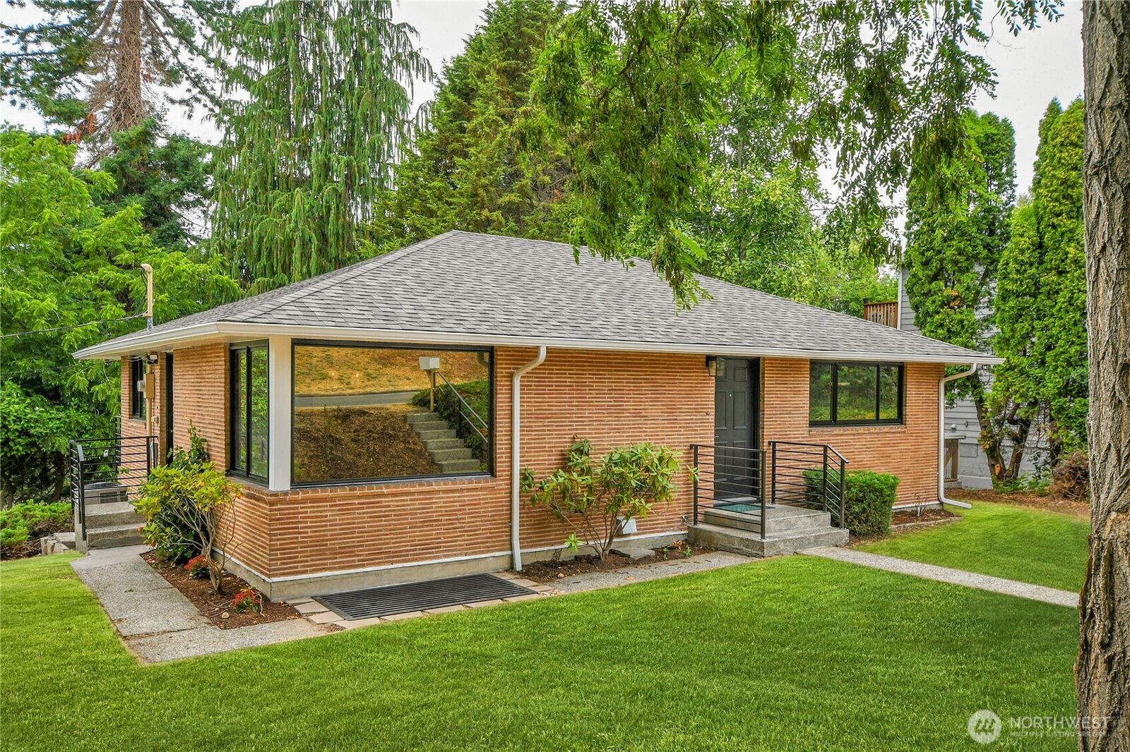 Property Photo:  22039 S 16th Avenue  WA 98198 