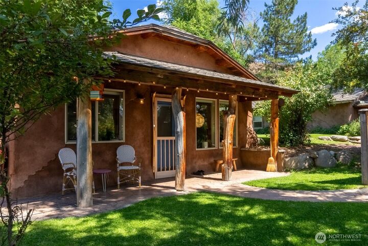 812  Castle Avenue  Winthrop WA 98862 photo