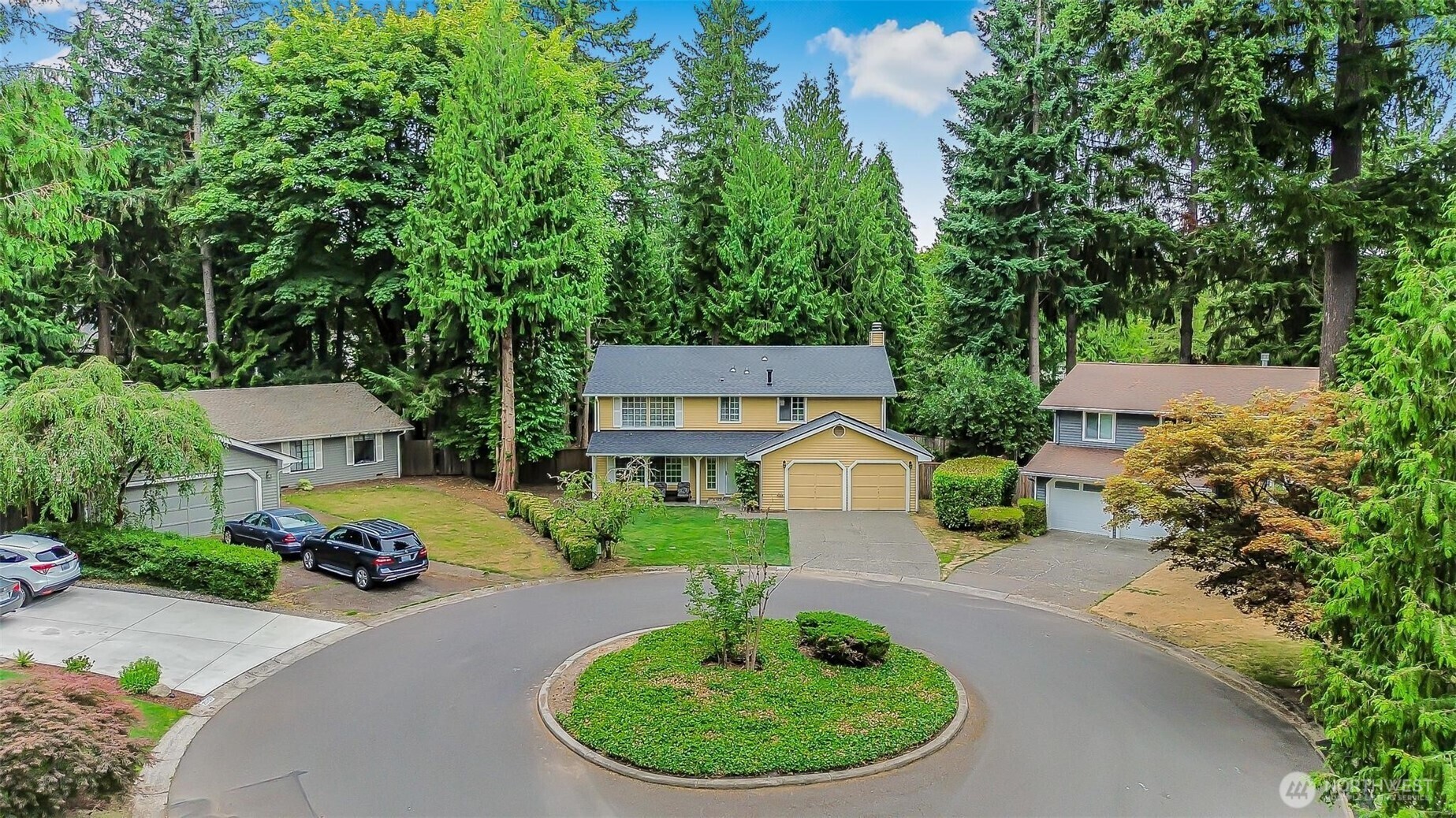 Property Photo: 20702 NE 42nd Place WA 98074