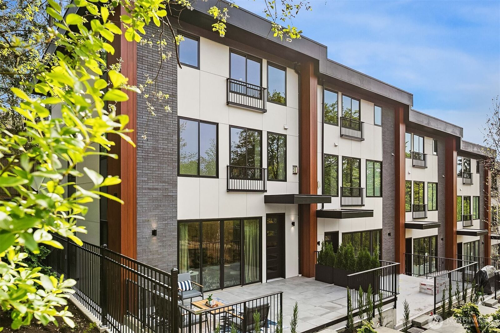 Property Photo: 282 118th Avenue SE WA 98005