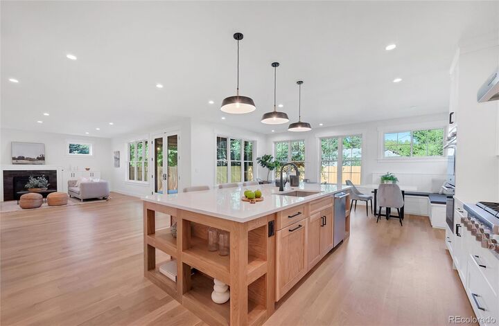 Property Photo:  1035 N Leyden Street  CO 80220 