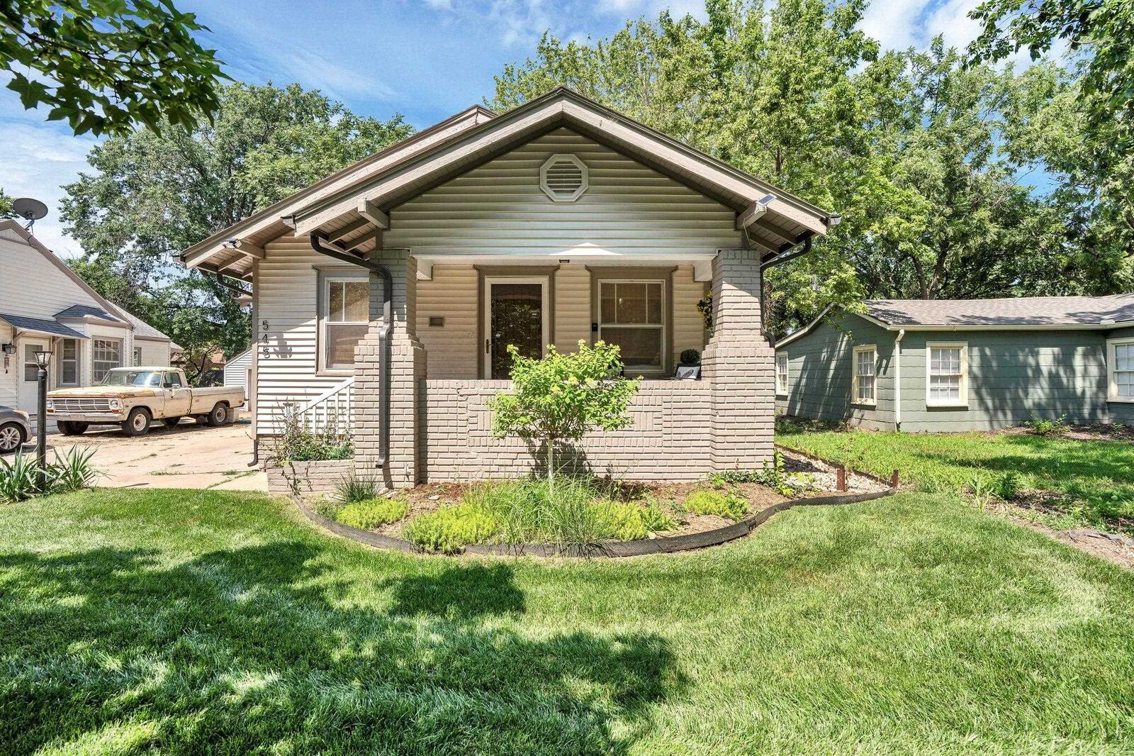 Property Photo:  545 S Fountain St  KS 67218 